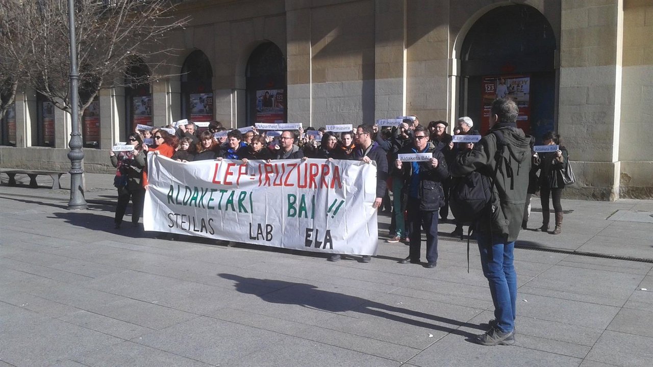 Concentración de LAB, Stee-Eilas y ELA contra propuesta de OPE en Educación.