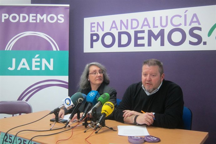 Trinidad Ortega y Pedro Martos en la rueda de prensa.