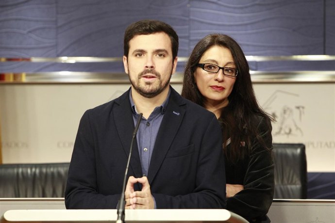 Alberto Garzón y Sol Sánchez en el Congreso