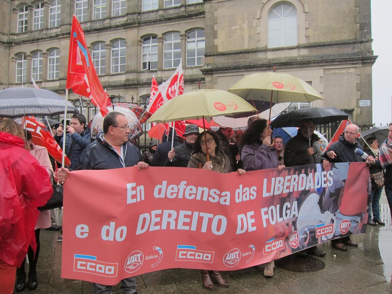 Protesta de UGT y CC.OO. En Santiago