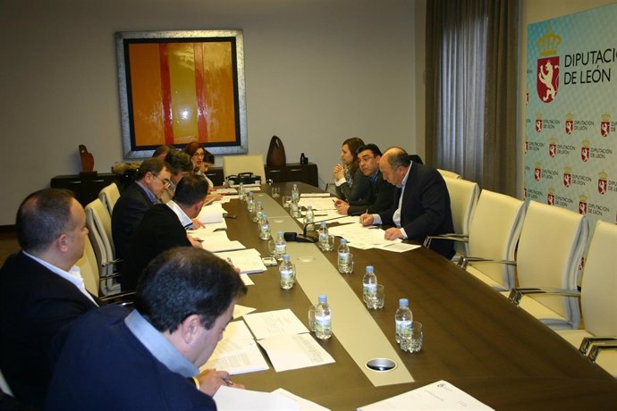 Imagen de la reunión del Consorcio de Turismo de León para la aprobación del pre