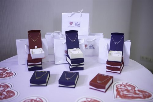 Fundación Menudos Corazones, Pulsera solidaria 'Emociones'