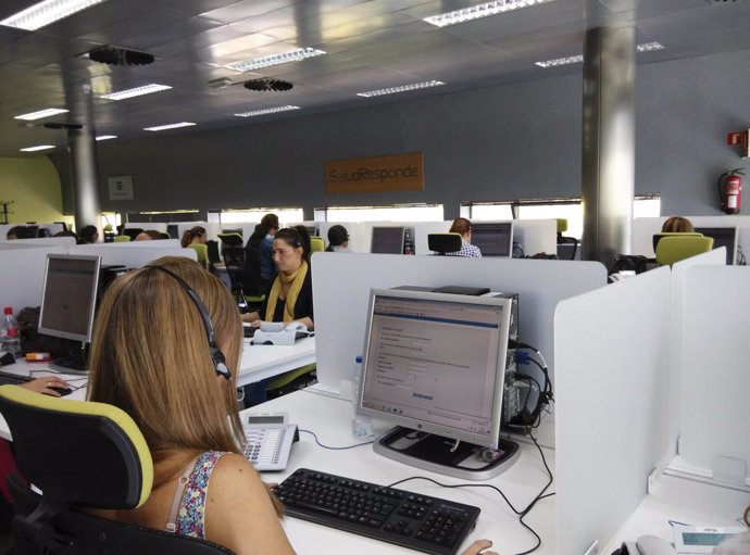 Las peticiones de cita con médico vía telemática suben un 20,5% en Sevilla