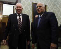 Margallo esgrime las "turbulencias" económicas para alertar contra un gobierno "frágil"