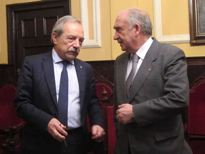 El alcalde de Oviedo Wenceslao López y el rector de la Universidad Vicente Gotor
