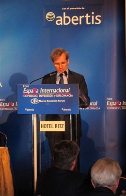 El embajador francés, Yves Saint-Geours