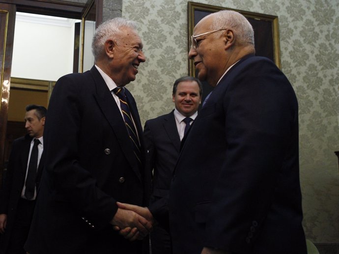 García Margallo recibe  al vicepresidente del Consejo de Ministros de Cuba