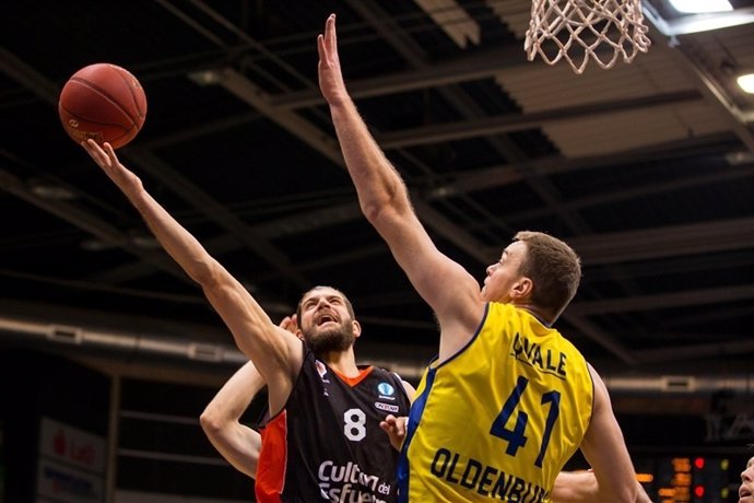 Antoine Diot con el Valencia Basket en Eurocup