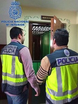  Imagen De La Intervención De Los Agentes De Policía Nacional