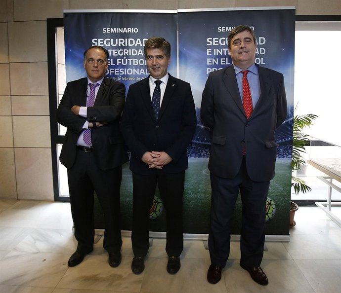 Tebas, Cosidó y Cardenal en la clausura del Seminario de Seguridad e Integridad