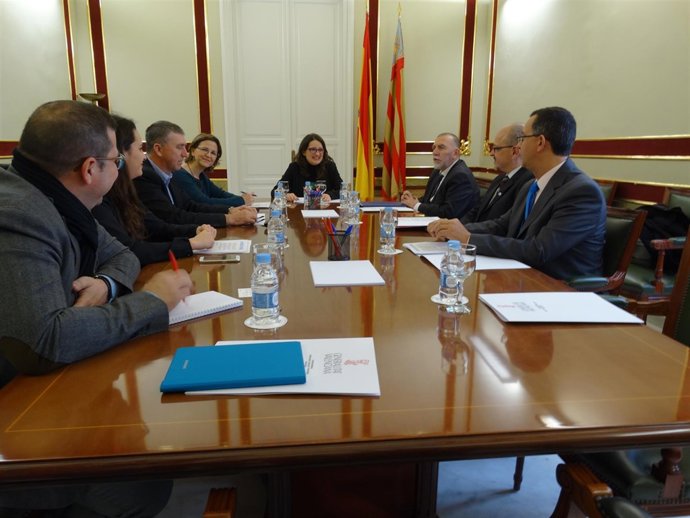 Oltra en una reunión con representantes de Naciones Unidas