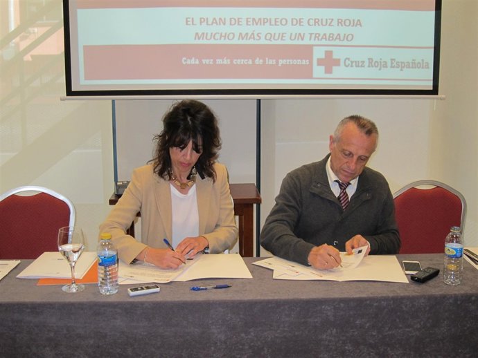 Los presidentes de Cruz Roja y Ashomur amplían el convenio de colaboración