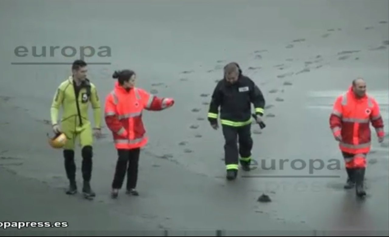 Búsqueda del bebé en la playa de Frejulfe, Navia