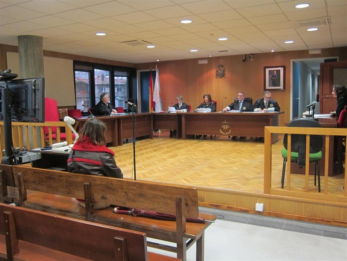 Juicio en Vigo quemar una casa con su madre dentro