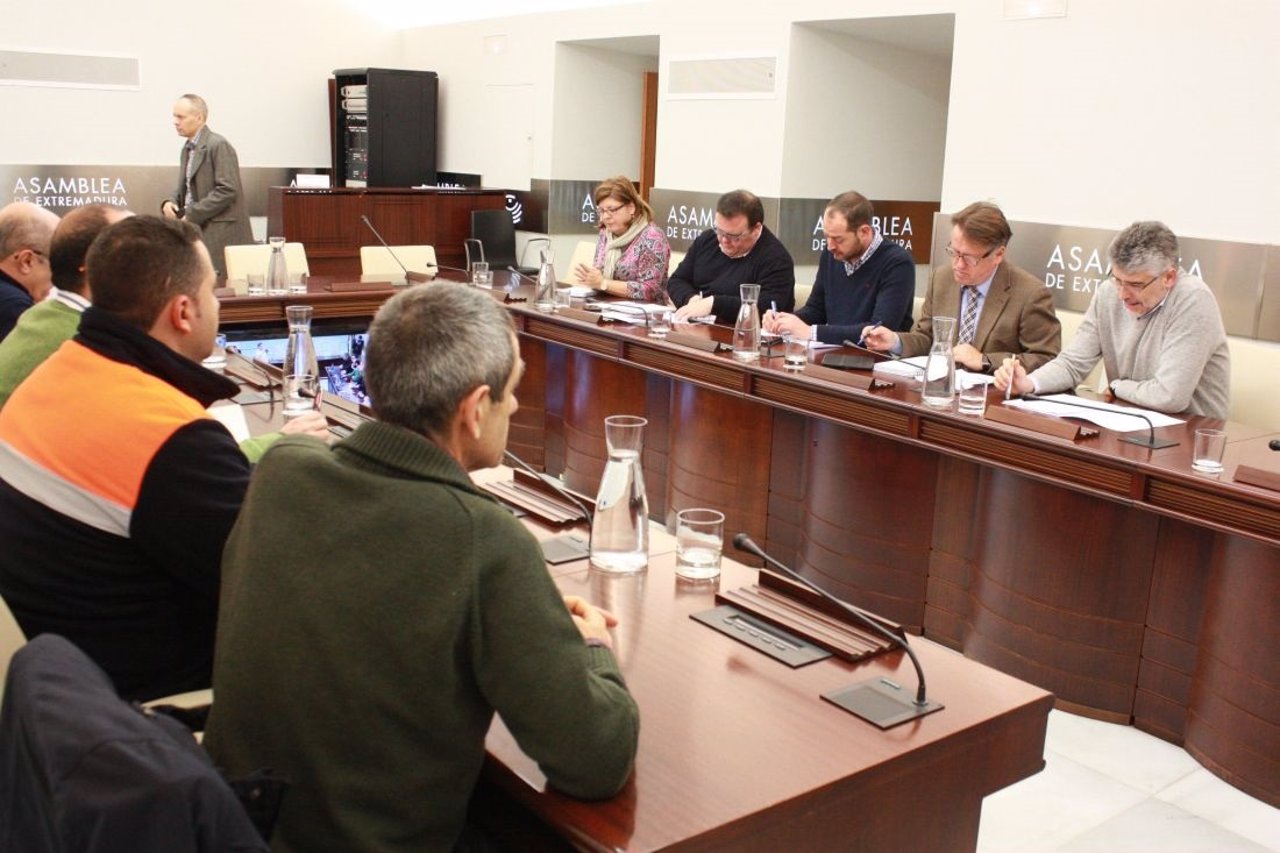 Reunión de trabajadores de Aguablanca con los grupos