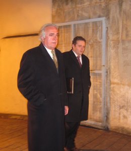 Juan Carlos Alía, con su abogado