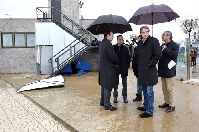 El alcalde visita zonas afectadas por el temporal 