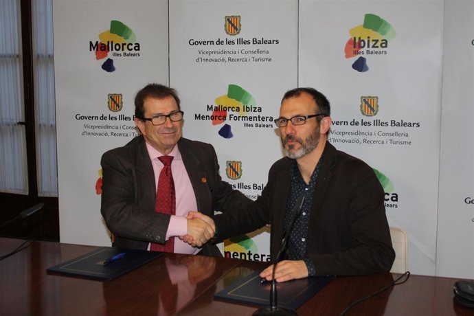 Barceló firma convenio con la UIB 