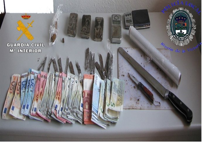 Objetos intervenidos por la Guardia Civil en Rincón de la Victoria (Málaga)