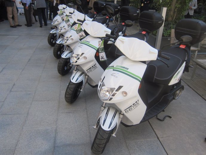 Cooltra estrena un servicio de alquiler de 1.000 motos eléctricas en Barcelona