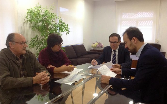 Reunión con la AAVV de Caseríos