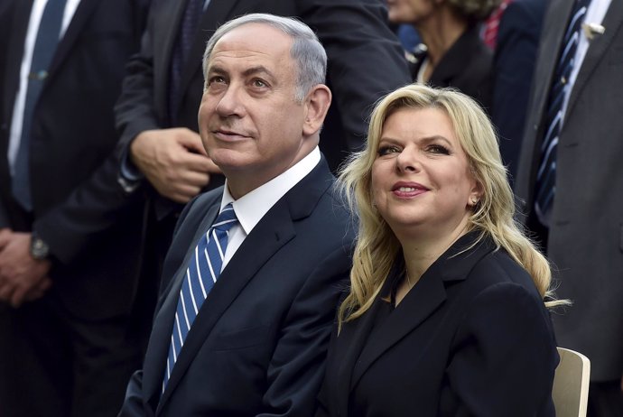 El primer ministro de Israel, Benjamin Netanyahu, junto con su mujer, Sara