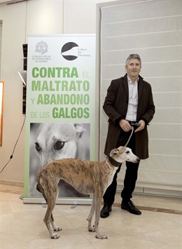 Grande-Marlaska con su galgo