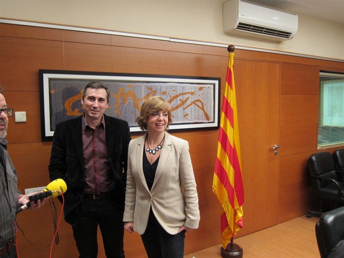 : Oriol Illa (Taula Del Tercer Sector) Y La Consellera Meritxell Borràs