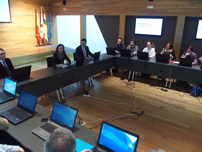 Imagen de la reunión de la mesa    