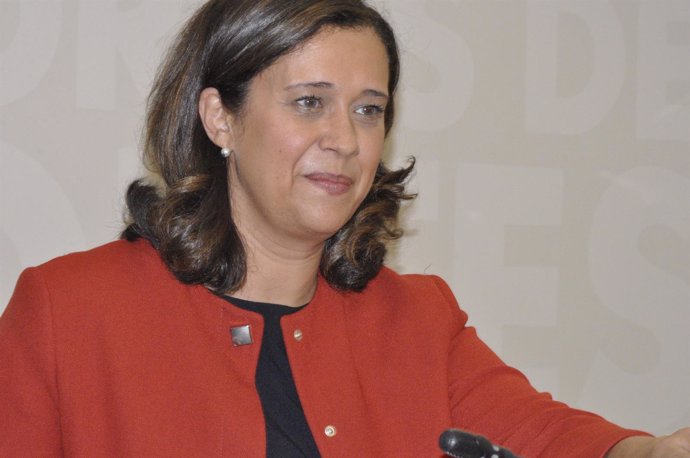 La portavoz adjunta del PP en las Cortes, Marián Orós, en rueda de prensa