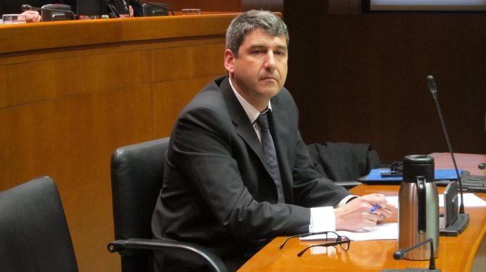 El director del ITA, Ángel Fernández Cuello, en las Cortes de Aragón