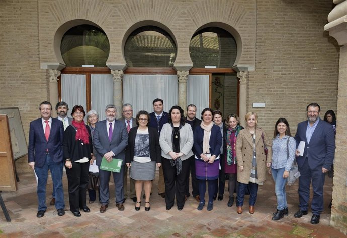 Firma del acuerdo del Programa de Tratamiento Familias