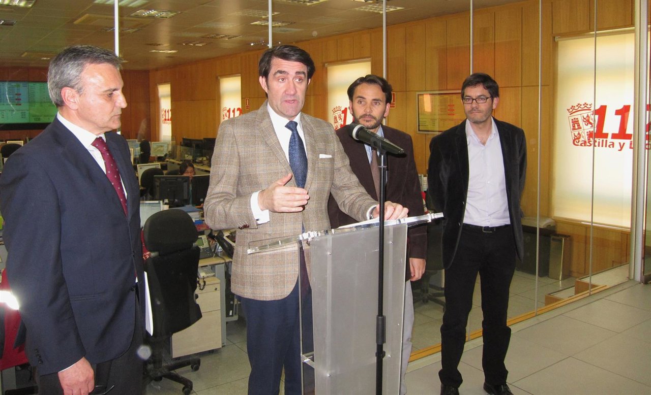 El consejero Juan Carlos Suárez-Quiñones, en la sede del 112 Castilla y León