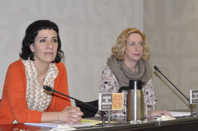 Patricia Luquin y Paloma Lafuente, de IU-Aragón.
