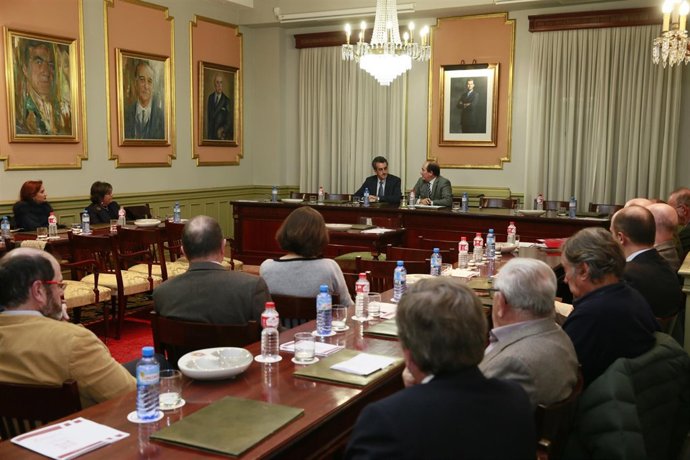 19:30Plaza Pedro Velarde, SantanderEl consejero de Innovación, Industria, Turism