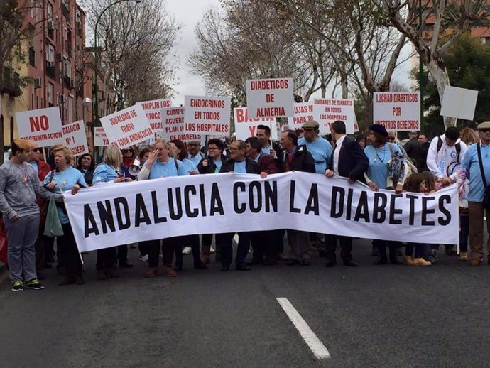 Manifestación de diabéticos pidiendo la retirada de agujas de "mala calidad"
