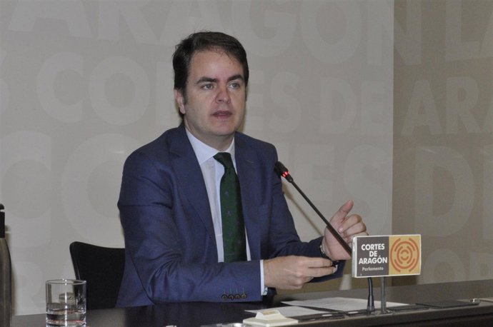 El portavoz parlamentario del PP, Roberto Bermúdez de Castro