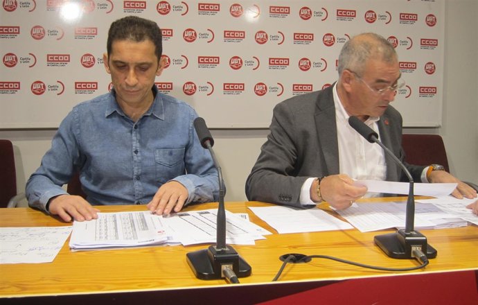 Vicente Andrés (izq) y Evelio Angulo en rueda de prensa