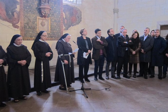 Ada Colau y concejales en el Reial Monestir de Santa Maria de Pedralbes