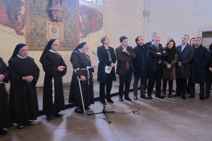 Ada Colau y concejales en el Reial Monestir de Santa Maria de Pedralbes