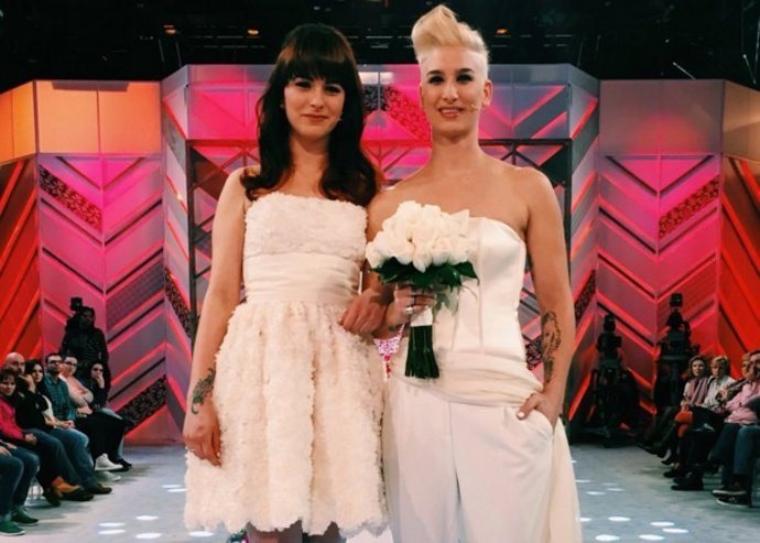 Tania y Saray dos novias de boda, cambiadas por Pelayo