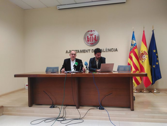 Joan Calabuig y Jordi Peris en rueda de prensa tras la Junta de Gobierno Local