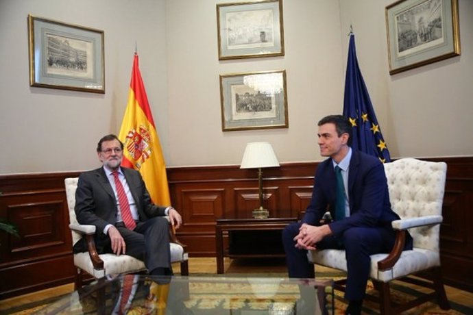 Reunión en el Congreso de Pedro Sánchez y Mariano Rajoy