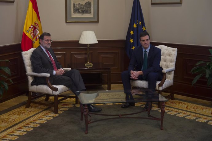 Rajoy y Sánchez se reúnen en el Congreso de los Diputados 