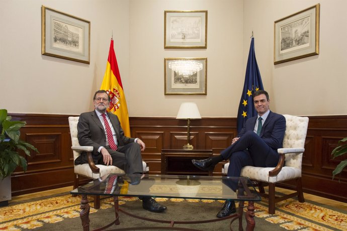 Pedro Sánchez y Mariano Rajoy se reúnen en el Congreso 