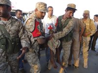 La ayuda del CICR comienza a llegar por fin a la localidad yemení de Taiz