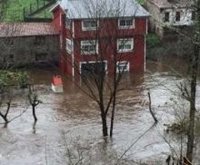 Emergencias interviene en Redondela con una bomba de achique ante las inundaciones