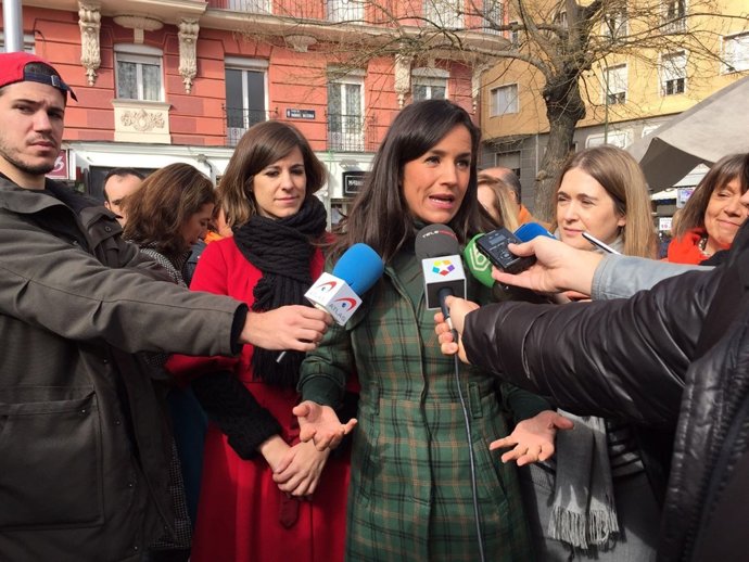 Villacís responde a la prensa sobre el incidente de los títeres