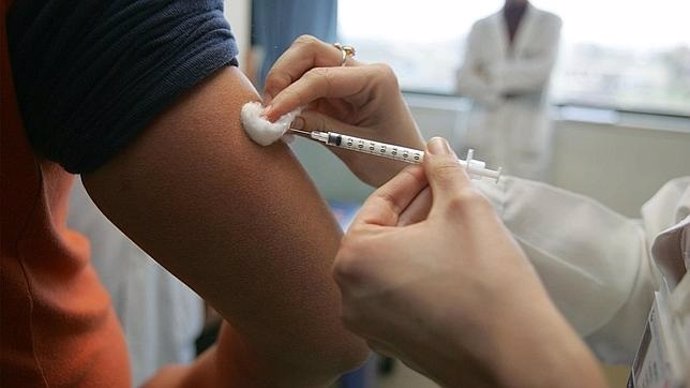 Salud publica el nuevo calendario vacunal de Andalucía para inmunizar a menores