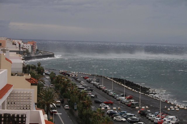 Canarias, En Aviso Amarillo Por Vientos De 85 Km/h Y Olas De 2 Metros